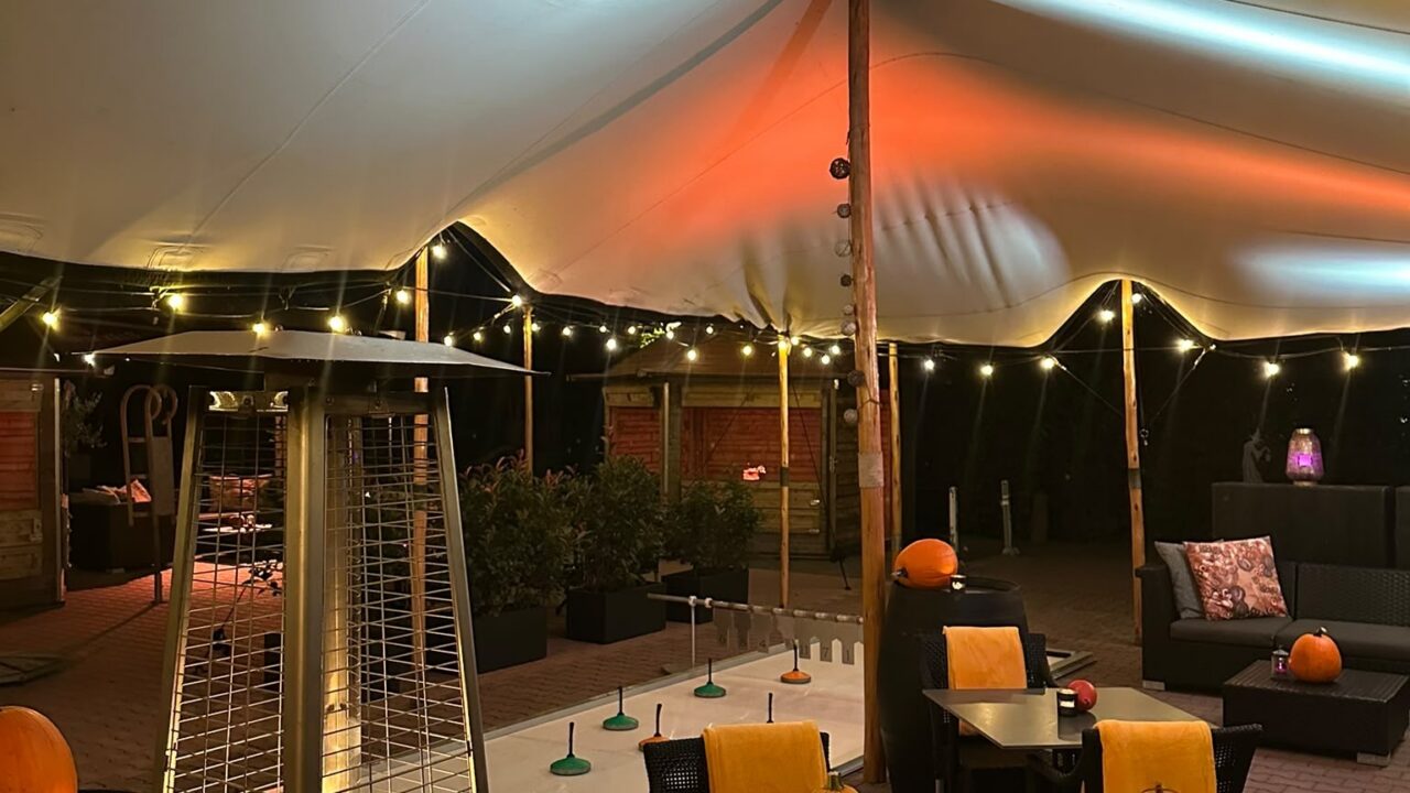 CurlingTent